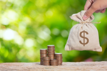 Jak finansować lukę płynnościową w projektach dotacyjnych: kredyt płynnościowy z dopłatą, linie w rachunku i inne narzędzia